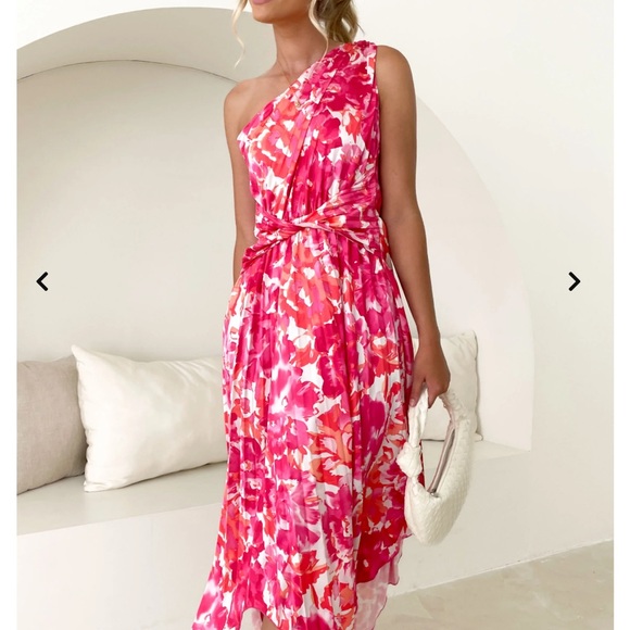 Gingham and Heels One shoulder midi - floral - Picture 10 of 14